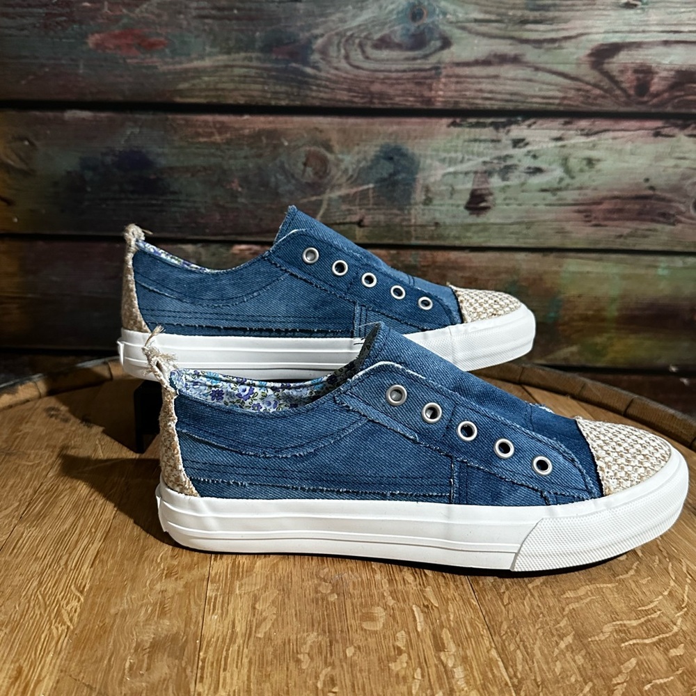 💙 Gypsy Jazz Jolly Denim Slip On Shoes – Size 7.5 💙